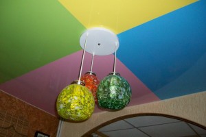 Спайка натяжных потолков